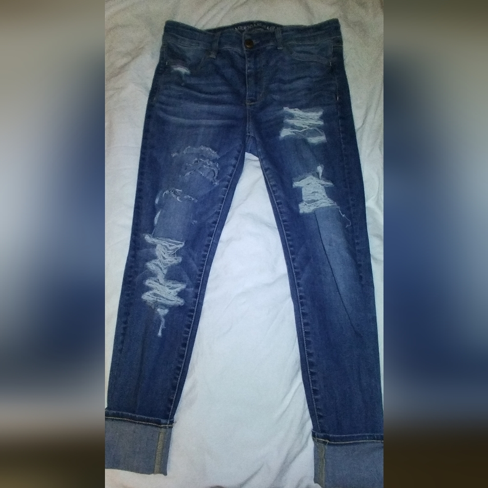 American eagle highrise distressed jeans